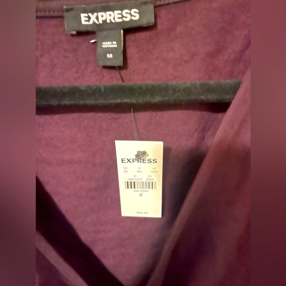 Express cold shoulder top - Picture 2 of 4